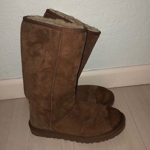 Size 9 UGGS